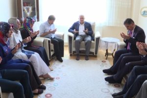 Başbakan Yıldırım'dan şehit ailelerine ziyaret
