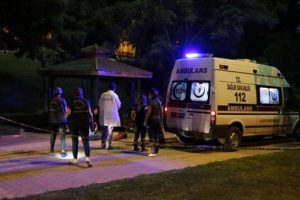 Gen&ccedil;lerin &uuml;zerine ateş a&ccedil;ıldı: &Ouml;l&uuml; ve yaralılar var