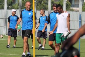 Bursaspor'da Guen'den ilk uyarı Barış Yardımcı'ya