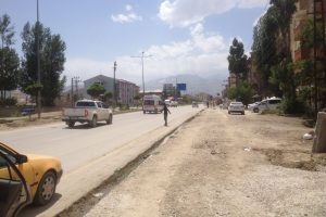 Ter&ouml;ristlerden yol şantiyesine saldırı: 2 yaralı