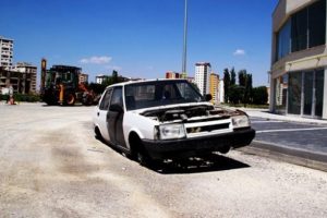 Yedek par&ccedil;aya ihtiyacı olan bu ara&ccedil;tan alıyor