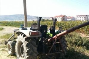 El frenini &ccedil;ekmeyi unuttuğu trakt&ouml;r sonu oldu