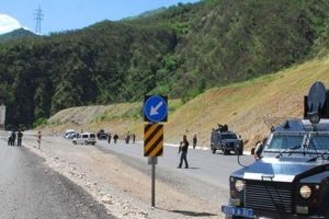 Tunceli'de sivil aracın ge&ccedil;işi sırasında patlama: 1 yaralı