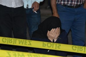Kazada &ouml;len oğlunun cesedi başında g&ouml;zyaşı d&ouml;kt&uuml;