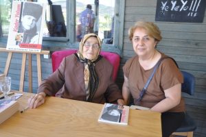 89 yaşında şiir kitabı &ccedil;ıkardı