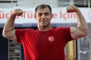 Sırtı minder g&ouml;rmeyen şampiyon