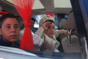 Şehit &ccedil;ocuğuna kırmızı plakalı s&uuml;nnet aracı