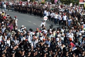Mitinge y&uuml;z binler akın etti! İşte katılan sanat&ccedil;ılar