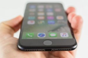 Cep telefonu i&ccedil;in rekor harcama!