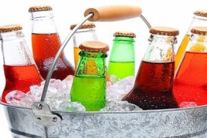 Bir kutu gazlı i&ccedil;ecek 10 k&uuml;p şekere bedel