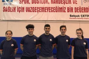 Bursa'dan badmintonda b&uuml;y&uuml;k gurur