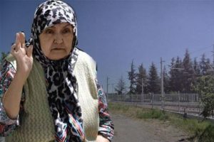 Mahalleli isyan etti! '20 metre i&ccedil;in 1 kilometre y&uuml;r&uuml;yoruz'