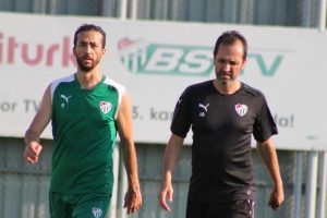 Bursaspor'da Emre Katar'a gitti, Batalla yarın antrenmanda olacak