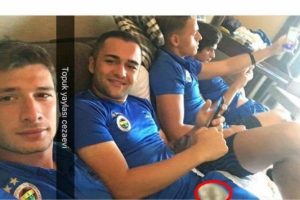 Fenerbah&ccedil;e kampında sigara skandalı