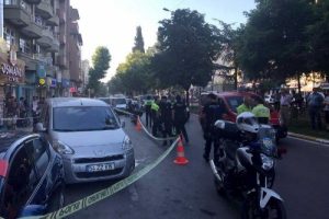 Yolda karşılaştığı husumetlisini &ouml;ld&uuml;rd&uuml;
