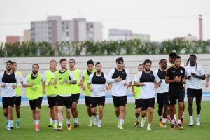 Eren Derdiyok ve Younes Belhanda yoktu