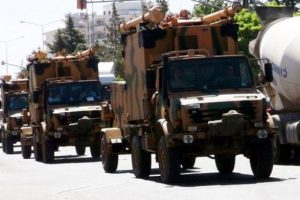 Kilis sınırına askeri ara&ccedil; ve personel sevkiyatı