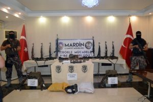 Kızıltepe'de &ccedil;ok sayıda silah ve m&uuml;himmat ele ge&ccedil;irildi