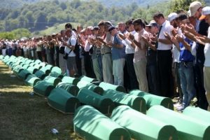 Srebrenitsa kurbanları i&ccedil;in anma t&ouml;reni yapıldı