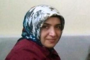 Ayrılmak isteyen sevgilisini boğazından bı&ccedil;aklayarak &ouml;ld&uuml;rd&uuml;