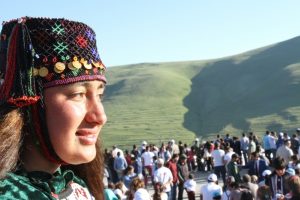 Atat&uuml;rk'&uuml;n siluetini İzmir Marşı eşliğinde izlediler