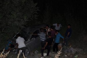 Otomobil şarampole yuvarlandı: 4 yaralı