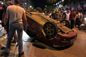 Bursa'da otomobil takla attı: 4 yaralı