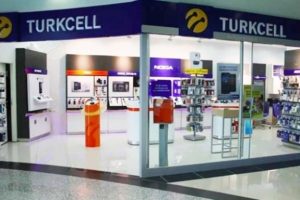 Turkcell'in yeni akıllısı sanal g&ouml;zl&uuml;kle geldi