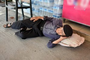 105 yaşında sokakta kaldı
