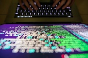 Hackerlardan şeytani y&ouml;ntem! Şirketleri b&ouml;yle soydular