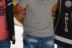 Sakarya'da DAEŞ operasyonu: 9 g&ouml;zaltı