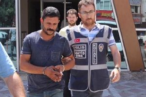 Tartıştığı komşusunun oğlunu bacağından vurdu
