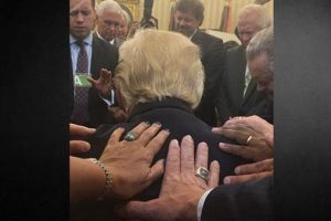 Oval Ofis'te Trump'a dua ettiler