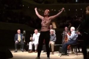 Woody Allen'a FEMEN protestosu