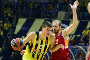 Fenerbah&ccedil;e ayrılığı resmen a&ccedil;ıkladı