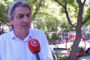 R&ouml;portaj sırasında g&ouml;lete d&uuml;şt&uuml;, kameraman kurtardı!