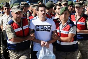 Tiş&ouml;rtteki o yazıya inceleme