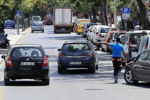 Başkentte yol boyu otoparklar yeniden &uuml;cretli olacak