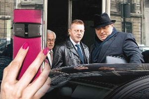 Hakan Uzan'ın satın aldığı l&uuml;ks telefon markası Vertu battı