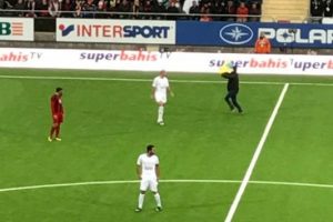 Galatasaray'ın maçında Apo krizi