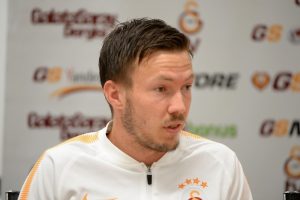 Linnes: "Taraftarımızdan &ouml;z&uuml;r diliyoruz"