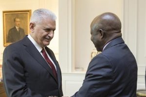 Başbakan Yıldırım Gambiya'lı Bakan ile g&ouml;r&uuml;şt&uuml;
