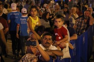Adapazarı'nda Demokrasi N&ouml;beti'ne devam edildi