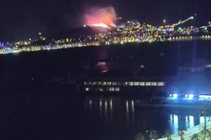 İzmir Karşıyaka'da korkutan yangın!