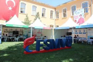 &Uuml;niversite adaylarına tam kadro tercih ve tanıtım imk&acirc;nı