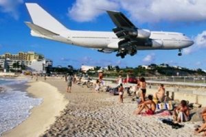 Turisti u&ccedil;ağın jet motoru &ouml;ld&uuml;rd&uuml;