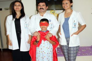 Bu hastanede &ccedil;ocuklar ameliyattan korkmuyor