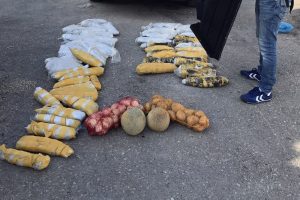 Otomobilin zulasından 27 kilo esrar &ccedil;ıktı