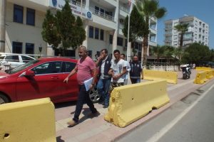 15 Temmuz afişlerine saldırıya 3 g&ouml;zaltı