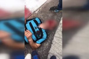 K&uuml;&ccedil;&uuml;k kızı ka&ccedil;ırdığı iddia edilen şahsa lin&ccedil; girişimi!